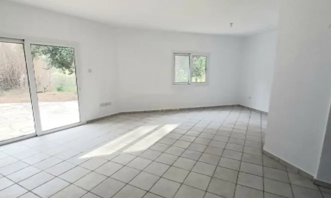 Недвижимость 3 Bedroom Detached house for Sale in Kato Pafos: 2