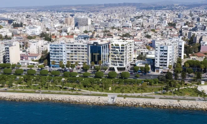 Недвижимость 3 Bedroom Sea Front Apartment For Sale in Limassol, Agia Trias: 5