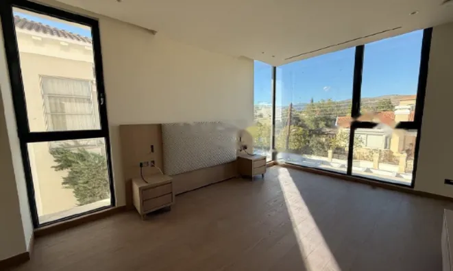 Недвижимость 8 Bedroom Villa For sale in Germasogeia, Kalogiroi area, Limassol: 11