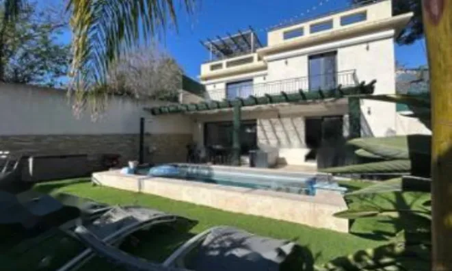 Недвижимость Maison Petit Juas: 2