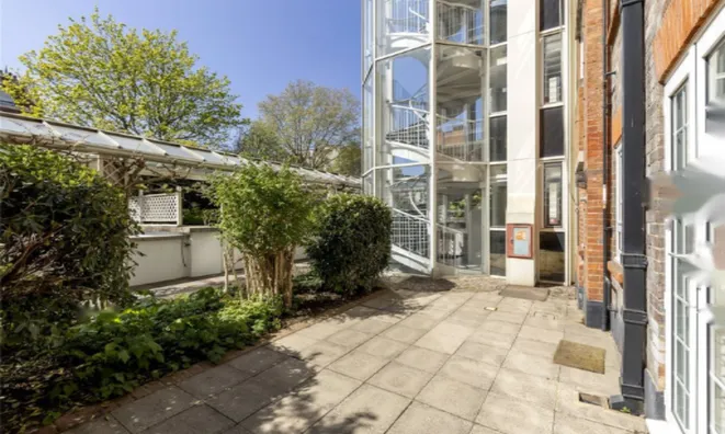 Недвижимость Crown Lodge, 12 Elystan Street: 1