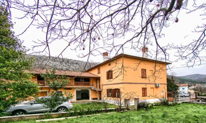 Недвижимость Усадьба и ферма Брестовица при Комну: 8