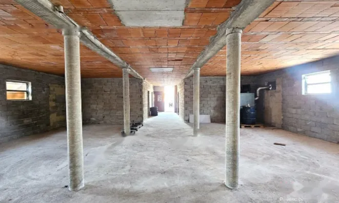 Недвижимость Двор, ферма Любечна.: 3