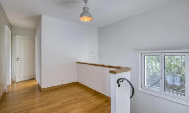 Недвижимость Single house 7 rooms: 10