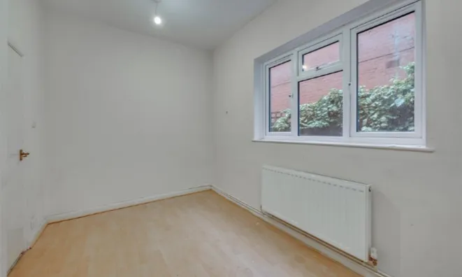 Недвижимость Cedar Road: 12