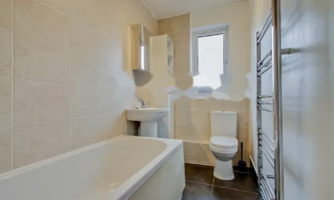 Недвижимость Cornmow Drive: 1