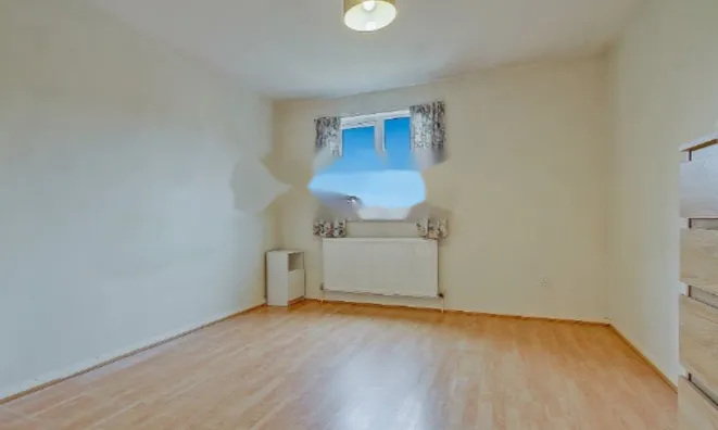 Недвижимость Cornmow Drive: 2