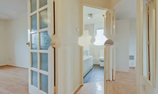 Недвижимость Cornmow Drive: 4