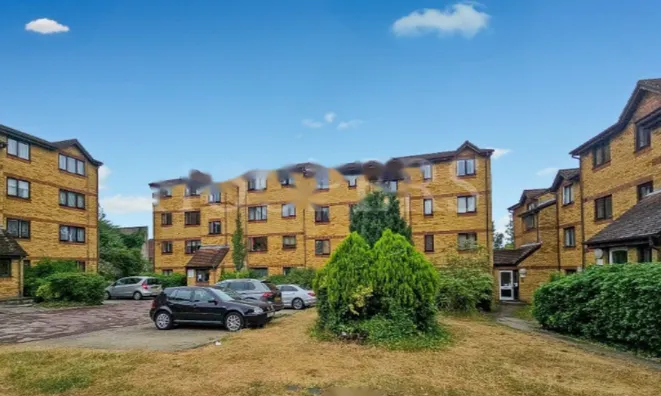 Недвижимость Cornmow Drive: 6