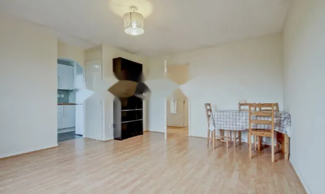 Недвижимость Cornmow Drive: 7