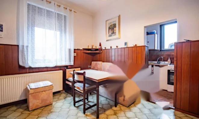 Недвижимость Трёхкомнатная квартира в центре: 1