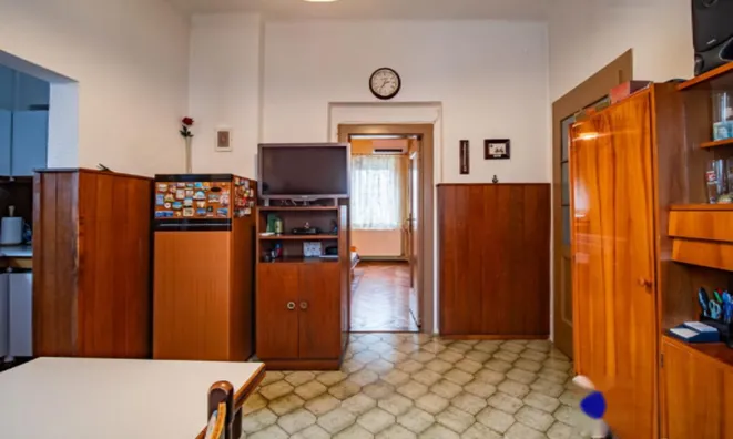 Недвижимость Трёхкомнатная квартира в центре: 13