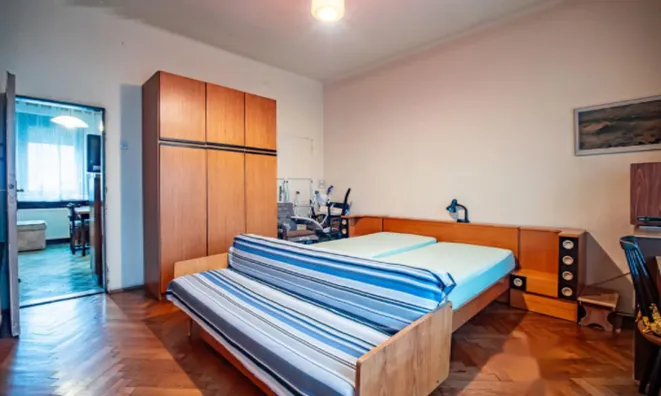 Недвижимость Трёхкомнатная квартира в центре: 19