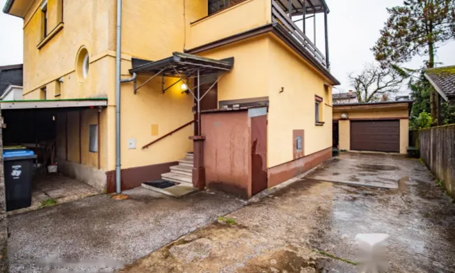 Недвижимость Трёхкомнатная квартира в центре: 25