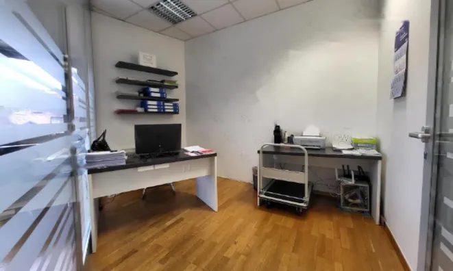 Недвижимость Офисное помещение в центре: 10