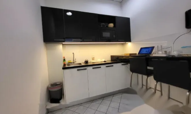 Недвижимость Офисное помещение в центре: 12