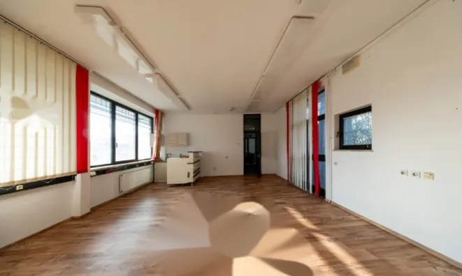 Недвижимость Офисное помещение в районе Мосте: 17