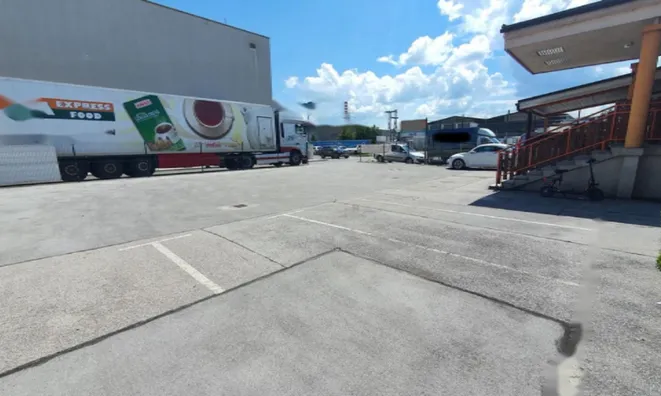 Недвижимость Нежилое помещение в Мосте: 2