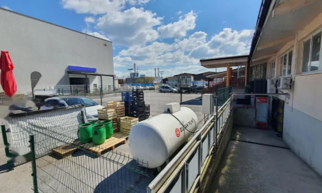 Недвижимость Нежилое помещение в Мосте: 11