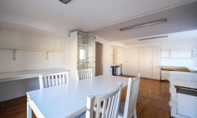 Недвижимость Офисное помещение Вич: 4