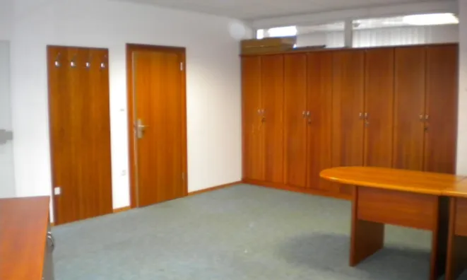 Недвижимость Офисный простор, Тршашка 132: 6