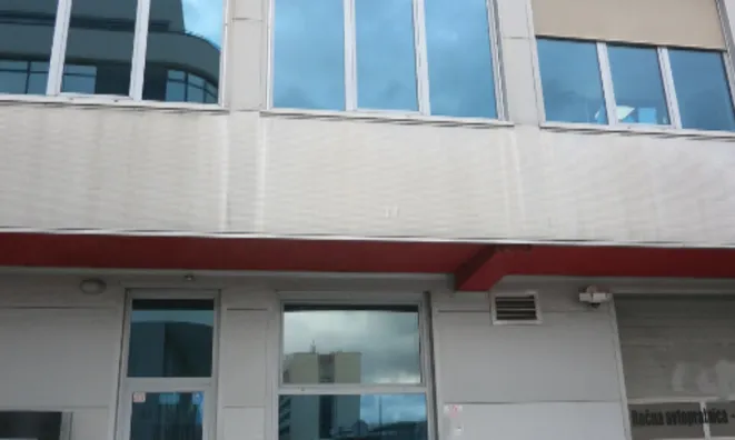 Недвижимость Комбинированное коммерческое пространство: 1