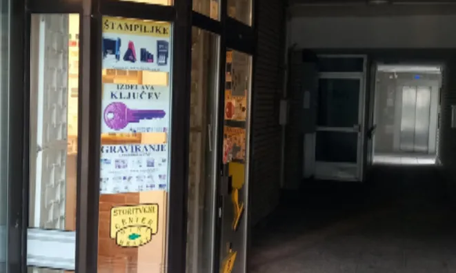 Недвижимость Коммерческое помещение Бежиград: 2