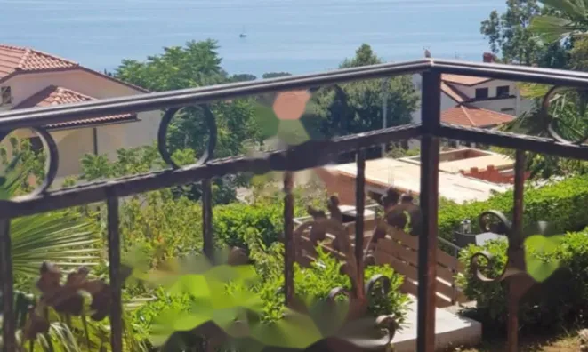 Недвижимость Трехкомнатная квартира, Запад: 1