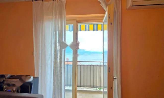 Недвижимость Трехкомнатная квартира, Центр: 4