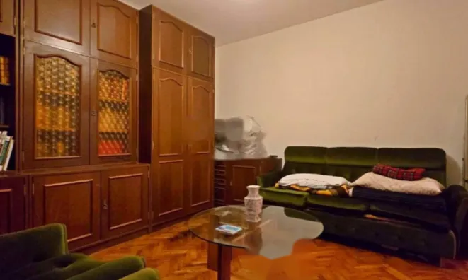 Недвижимость Трехкомнатная квартира, Центр: 6