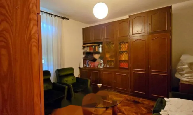 Недвижимость Трехкомнатная квартира, Центр: 7