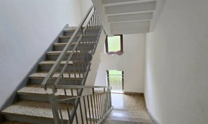 Недвижимость Трехкомнатная квартира, Центр: 16