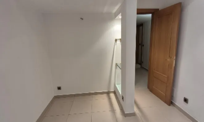 Недвижимость Penthouse for sale in Santa Coloma, 3 bedrooms: 28