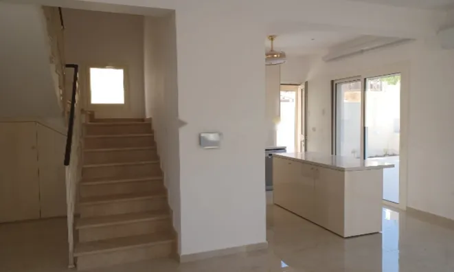 Недвижимость 5 Bedroom Detached house For sale in Palodeia: 5