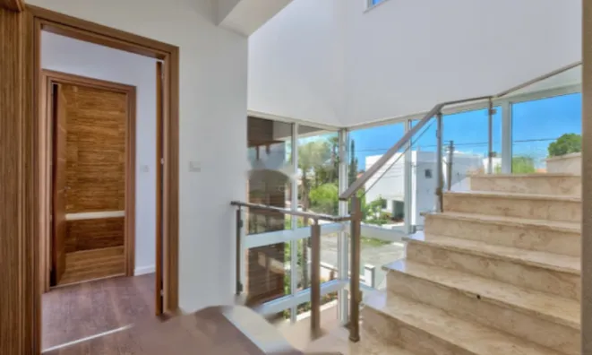 Недвижимость 6 Bedrooms Villa For sale in Germasogeia, Limassol: 9