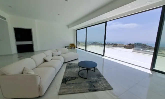 Недвижимость 7 Bedroom Villa For Sale in Agios Tychonas: 4