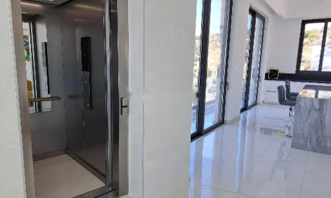 Недвижимость 7 Bedroom Villa For Sale in Agios Tychonas: 9