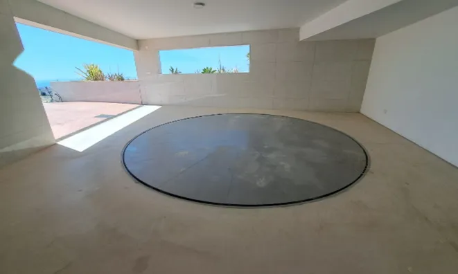 Недвижимость 7 Bedroom Villa For Sale in Agios Tychonas: 15