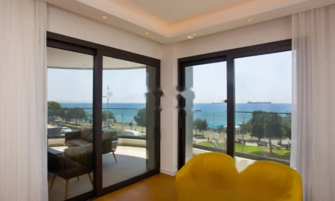 Недвижимость Luxury 3 Bedroom Beachfront Apartment for Sale in Limassol, Coastal Road: 1