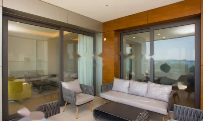 Недвижимость Luxury 3 Bedroom Beachfront Apartment for Sale in Limassol, Coastal Road: 3