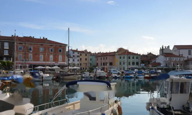 Недвижимость Трёхкомнатная квартира в Изоле: 1