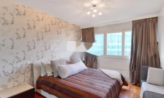 Недвижимость Attic flat 5 rooms: 5