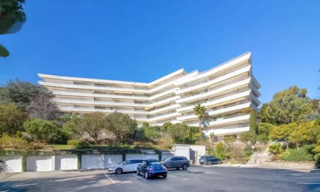 Недвижимость Studio Croix des Gardes: 1