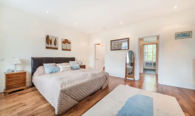 Недвижимость Cathcart Road: 4