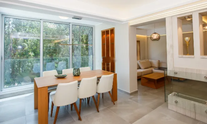 Недвижимость 3 Bedrooms Apartment For sale in Germasogeia, Limassol: 2