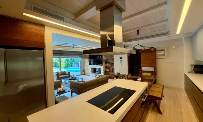 Недвижимость Beachfront 5 Bedroom Ultra-Luxury Villa in Agios Tychonas, Limassol: 6