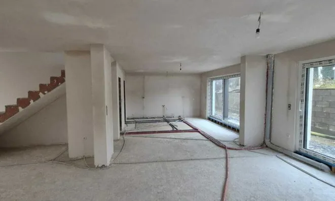 Недвижимость House 4 bedrooms for sale in Winseler: 5