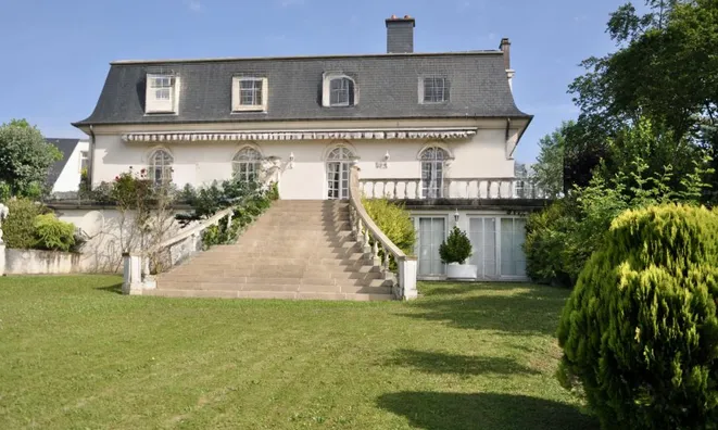 Недвижимость Villa 6 bedrooms for sale in Waldbredimus: 2