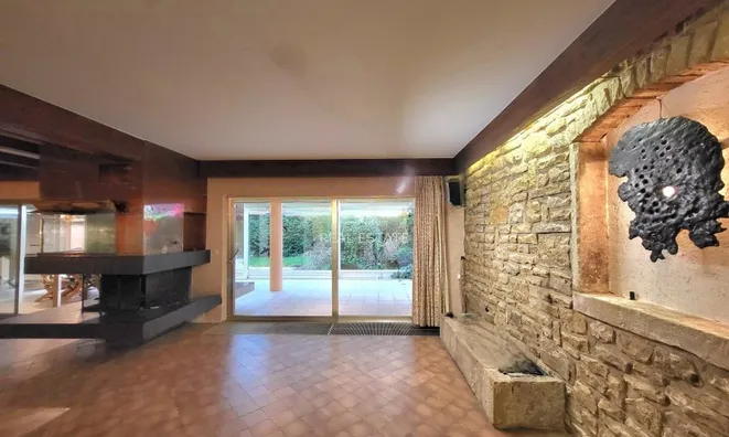 Недвижимость House 3 bedrooms for sale in Bech: 3