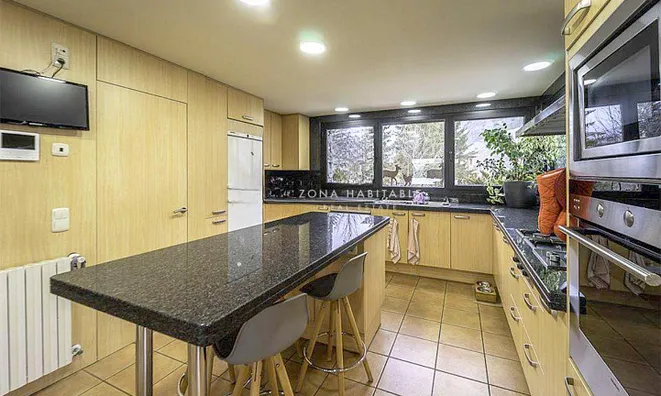 Недвижимость Luxury house in Ordino: 10